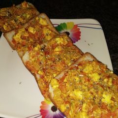 A picture of 🍞 Bread 🍕 pizza.