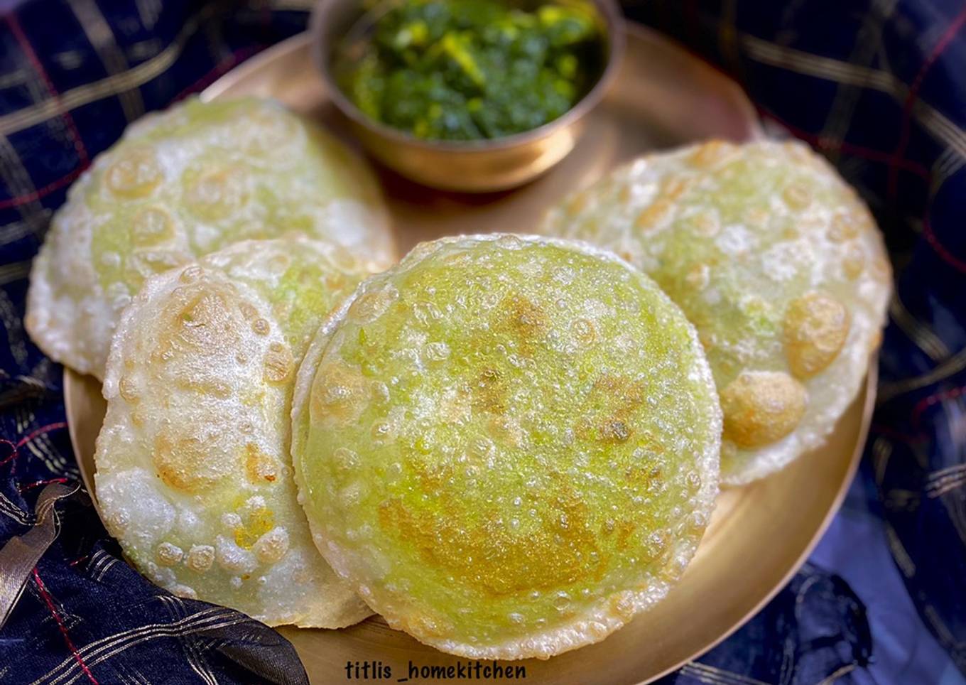 Peas Kachori (Bengali Matarshutir Kachuri)
