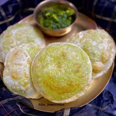 A picture of Peas Kachori (Bengali Matarshutir Kachuri).