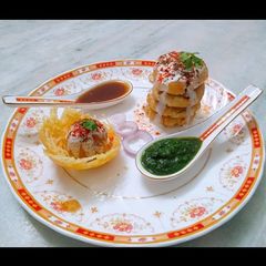 A picture of Dahi vada.