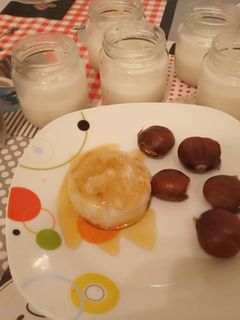 Una foto de Panna cotta de crema de castañas y miel