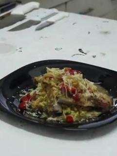 Una foto de Matambre de cerdo al jerez con arroz yamaní al curry