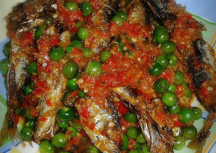 Ikan cue sambel leunca mantap&hellip;🐟