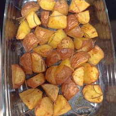 A picture of Crispy Oven Roasted Potatoes.