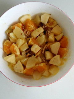 Una foto de Ensalada de frutas con nueces