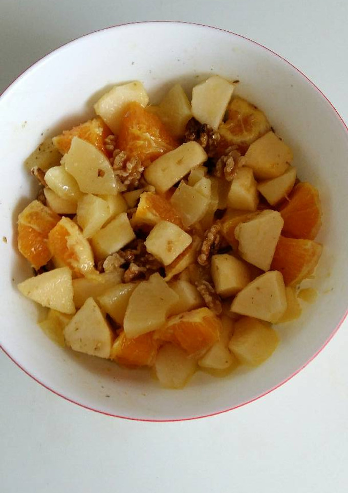 Una foto de Ensalada de frutas con nueces