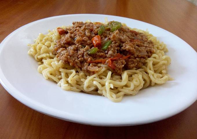 Wet fried minced meat with Indomie