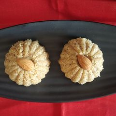 Roti laddoo A picture of Roti laddoo.