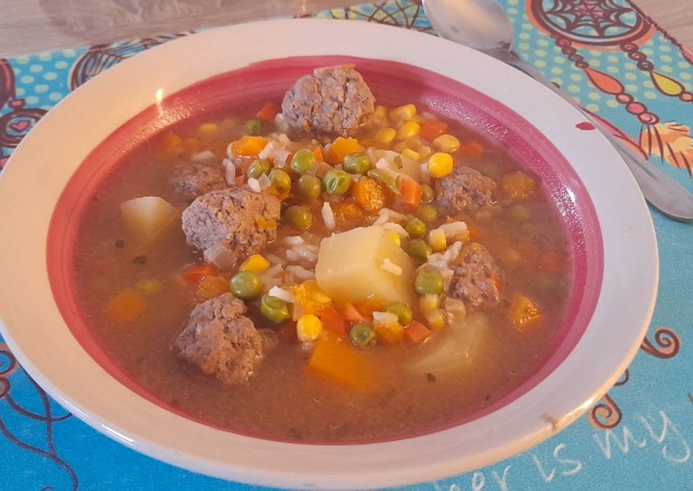 Carbonada de albóndigas