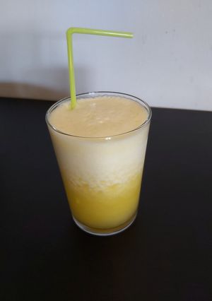 A picture of Pineapple smoothie.