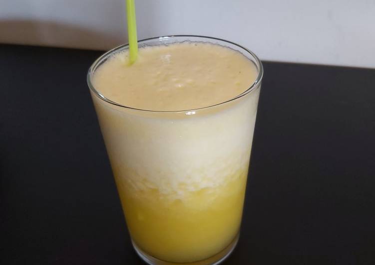 How to Prepare Homemade Pineapple smoothie