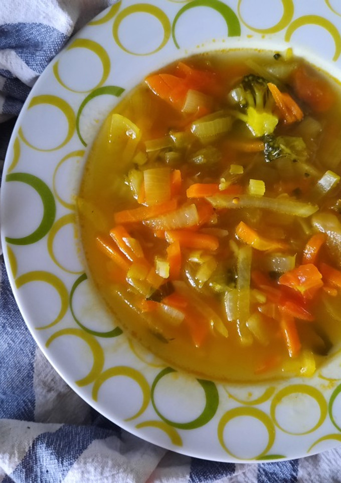 Una foto de Sopa Juliana vegetariana