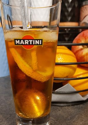 Une photo de Cocktail martini gin Schweppes