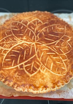 A picture of Galette des Rois with Frangipane.