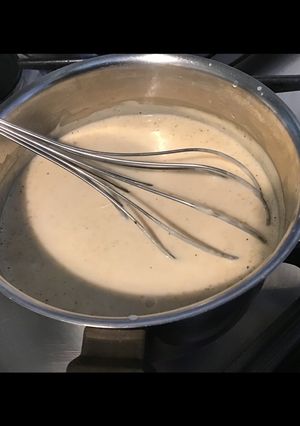 Une photo de Sauce crémeuse au bouillon de crevettes et cresson