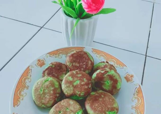 Kue khamir pandan