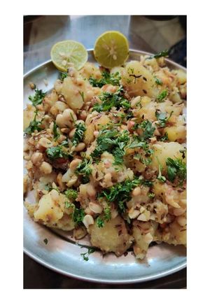 બટેટા ની સુકી ભાજી (Bateta Ni Suki Bhaji Recipe In Gujarati) રેસીપી મુખ્ય ફોટો