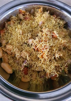 કોલેજીયન ભેળ (collegian Bhel Recipe in Gujarati) રેસીપી મુખ્ય ફોટો