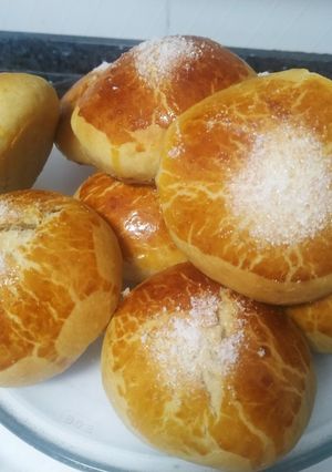 Una foto de Bollos de mosto de uva negra,