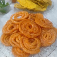 A picture of Suji Jalebi.