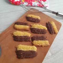 A picture of Kue Semprit.