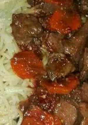 A picture of Liver stew and spaghetti.