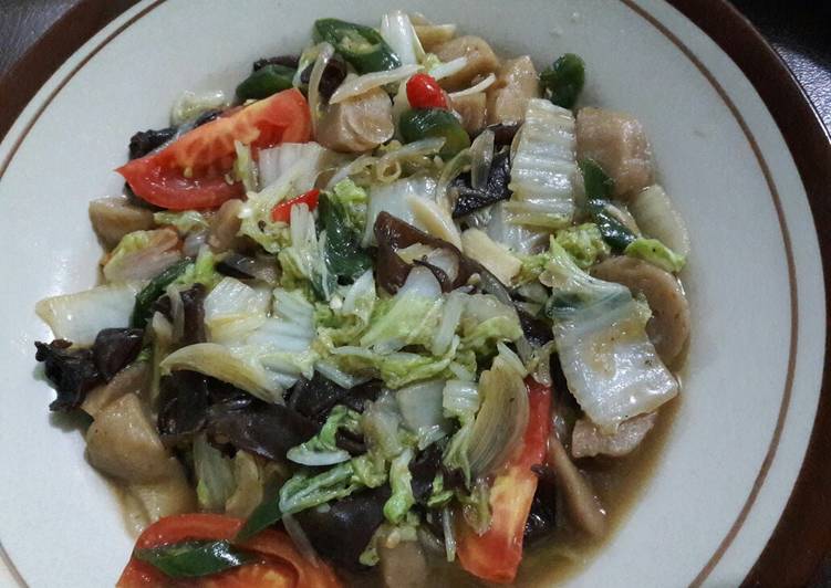 Resep: Ca Sawi Putih, Jamur Kuping, Bakso Simpel