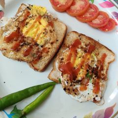 A picture of Egg in roll.
