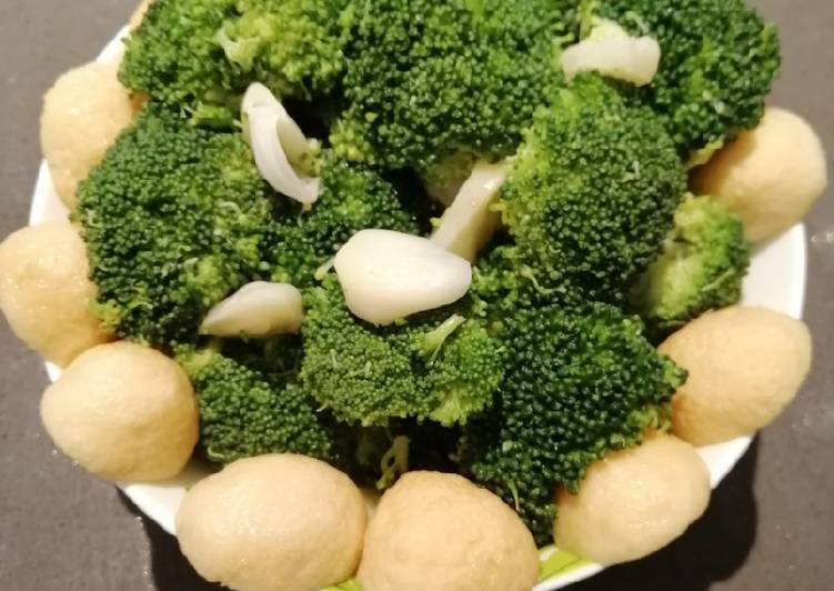 Steps to Make Favorite Boiled Brocolli