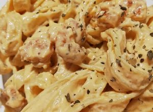 Foto principal de Pasta con salsa cremosa y gambas/camarones