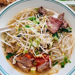 A picture of Vietnamese beef pho.