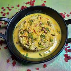 A picture of ब्रेड मावा स्टफ्ड रसमलाई (Bread mawa stuffed rasmalai recipe in hindi).