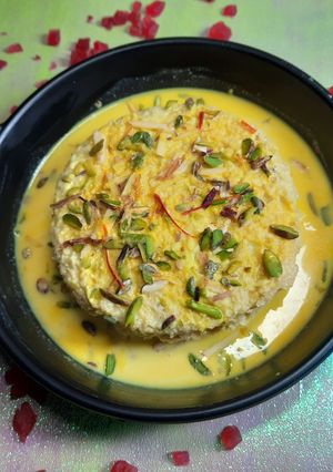 ब्रेड मावा स्टफ्ड रसमलाई (Bread mawa stuffed rasmalai recipe in hindi) रेसिपी मुख्य फोटो