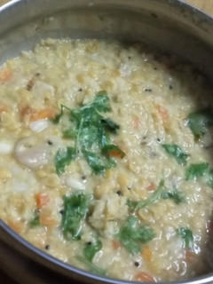கோஸ் கேரட் கூட்டு(cabbage carrot koottu recipe in tamil) செய்முறை முக்கிய புகைப்படம்