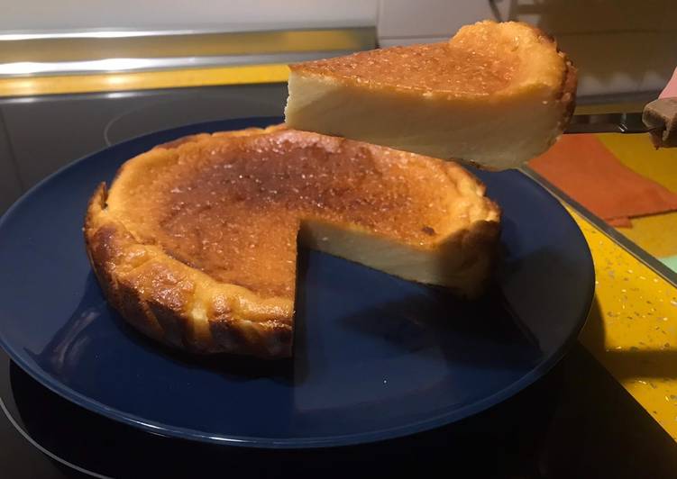 Recipe of Perfect Tarta de yogur y queso
