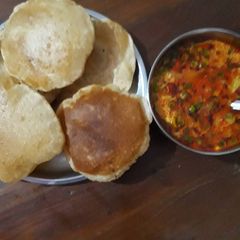 A picture of Puri Bhaji.