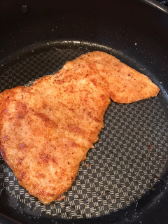 Una foto de Pechuga empanizada 🥚🍞🍗🥛