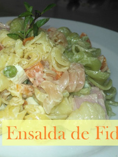 Una foto de Ensalada de fideos tricolor