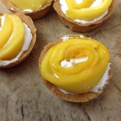 A picture of Mango tarts.
