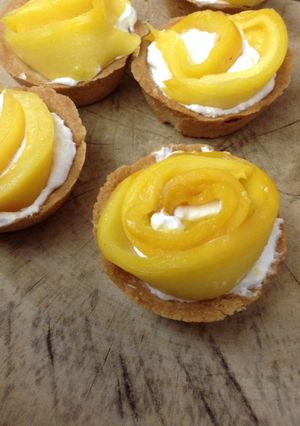 A picture of Mango tarts.