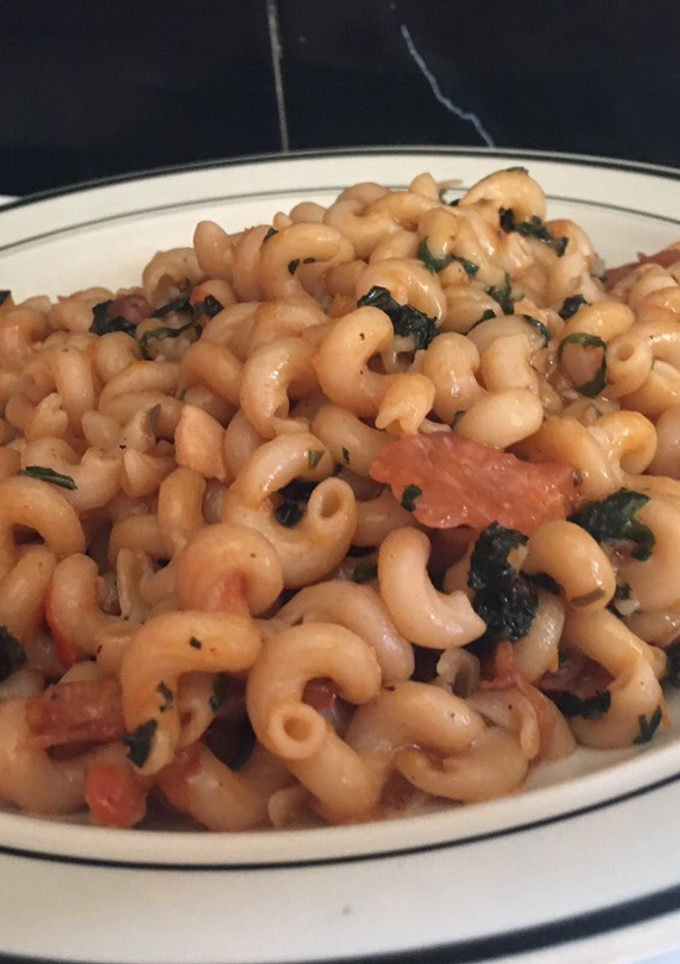 A picture of Macaroni Jollof.