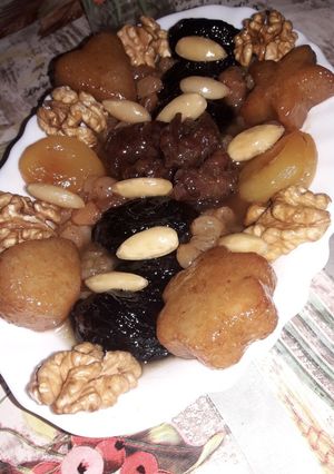 صورة لوصفة لحم لحلو على الطريقة القسنطينية مزين بشباح السفرة