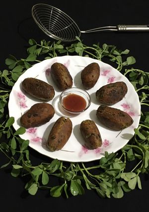 A picture of Methi Muthiya.
