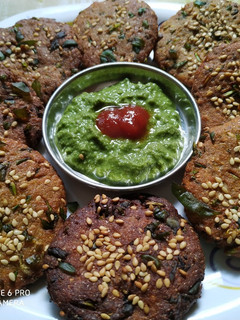મેથી બાજરી ના વડા રેસીપી મુખ્ય ફોટો