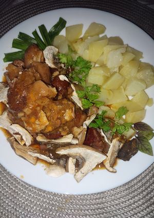 Körmös csülökpörkölt bográcsban recept fotója