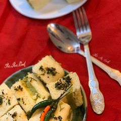 A picture of Sandwich dhokla.