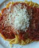 Gluténmentes cukkinis bolognai spagetti