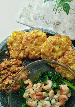 Foto resep Tumis pokcoy siram saus udang + sambel tempe