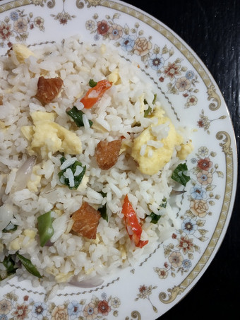 Langkah Mudah untuk Menyiapkan 510) Nasi Goreng Ikan Asin yang Menggugah Selera