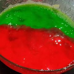 A picture of Fruit cream dessert.